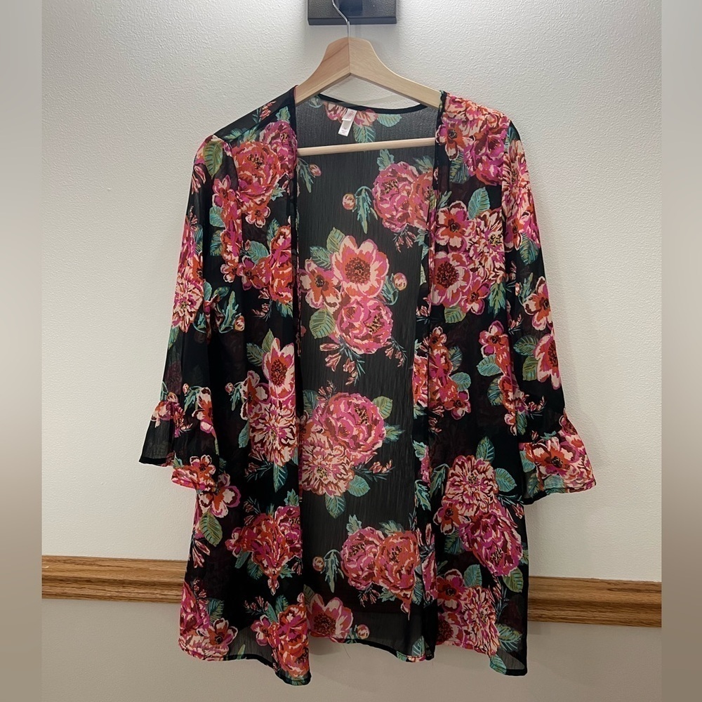 EUC Xhilaration Floral Sheer Kimono Top Size medium